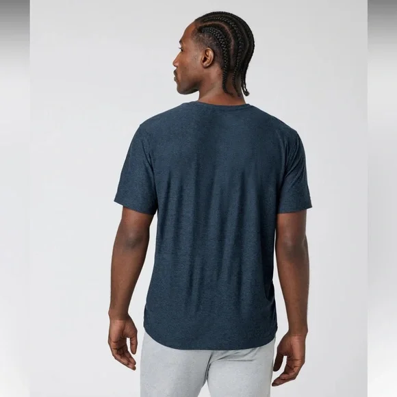 NWT Vuori Strato Tech Tee - Picture 2 of 8